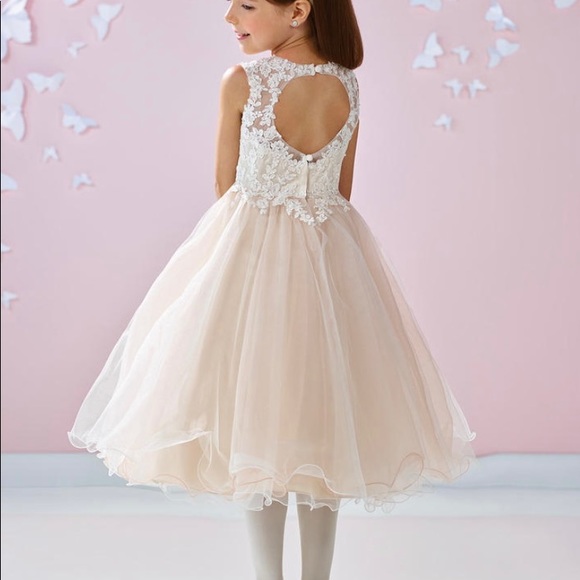 Fowler girl, First Communion dress for ages 6-9yr old - Picture 2 of 8